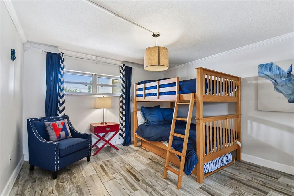 待售: $874,900 (2 贝兹, 2 浴室, 1420 平方英尺)