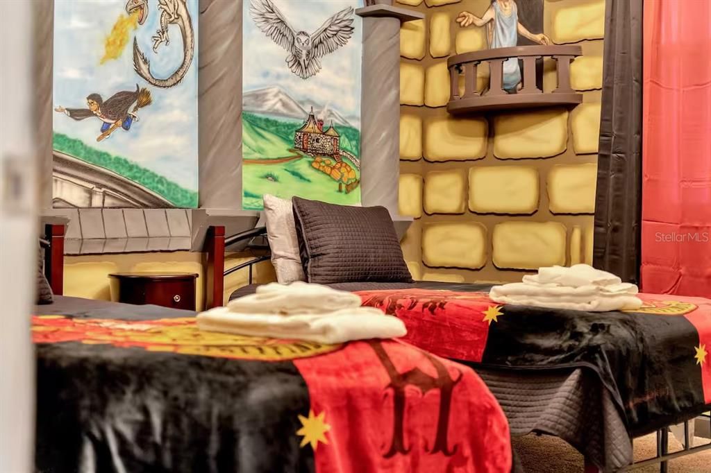 Activo con contrato: $625,000 (6 camas, 5 baños, 2996 Pies cuadrados)