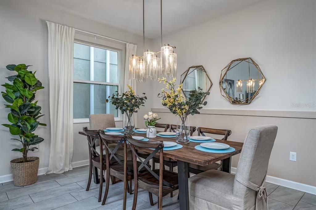 Activo con contrato: $625,000 (6 camas, 5 baños, 2996 Pies cuadrados)