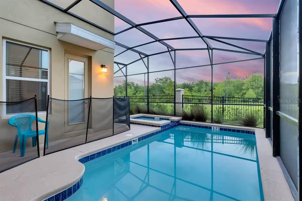 Activo con contrato: $625,000 (6 camas, 5 baños, 2996 Pies cuadrados)