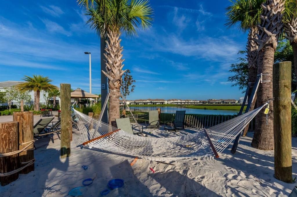 Activo con contrato: $625,000 (6 camas, 5 baños, 2996 Pies cuadrados)