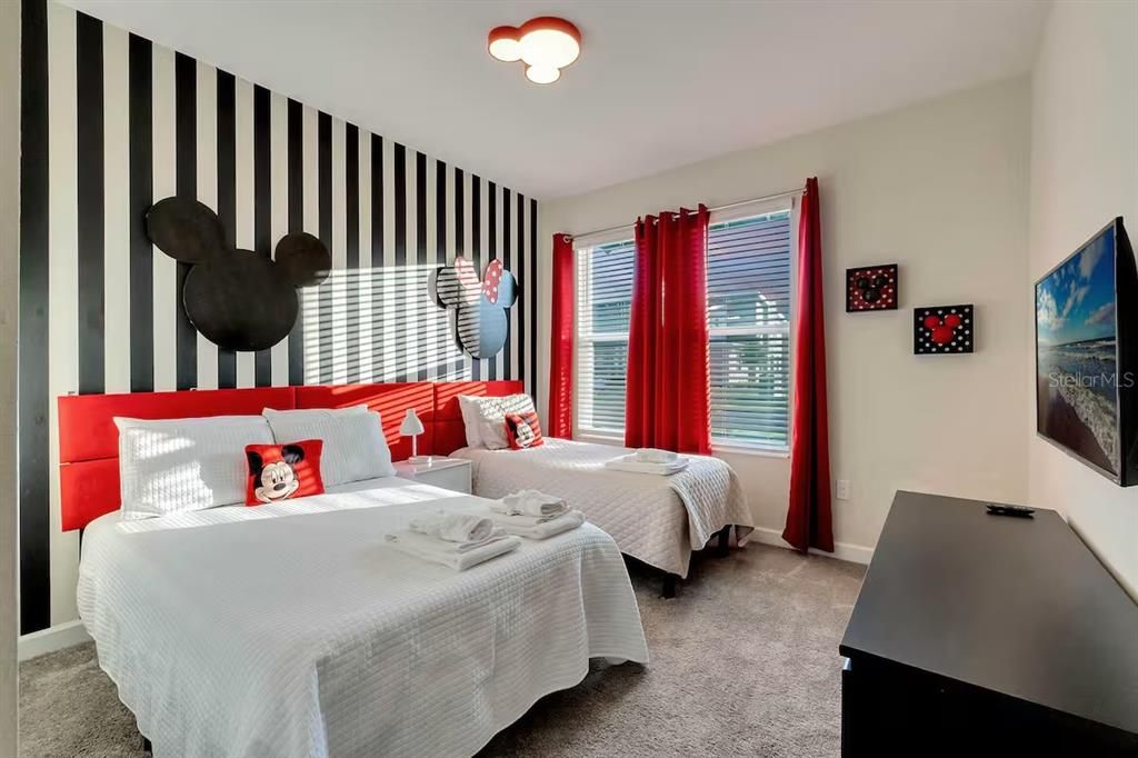 Activo con contrato: $625,000 (6 camas, 5 baños, 2996 Pies cuadrados)