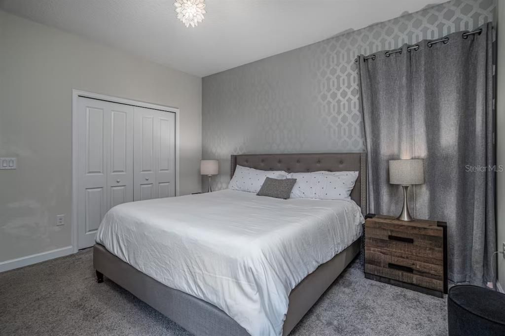 Activo con contrato: $625,000 (6 camas, 5 baños, 2996 Pies cuadrados)