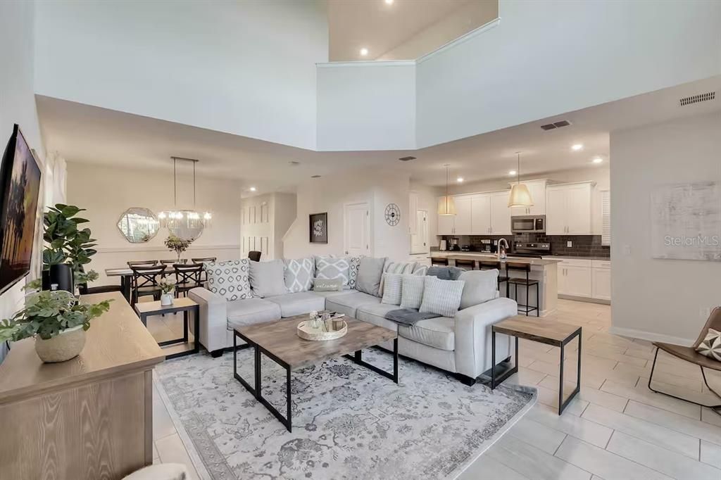 Activo con contrato: $625,000 (6 camas, 5 baños, 2996 Pies cuadrados)