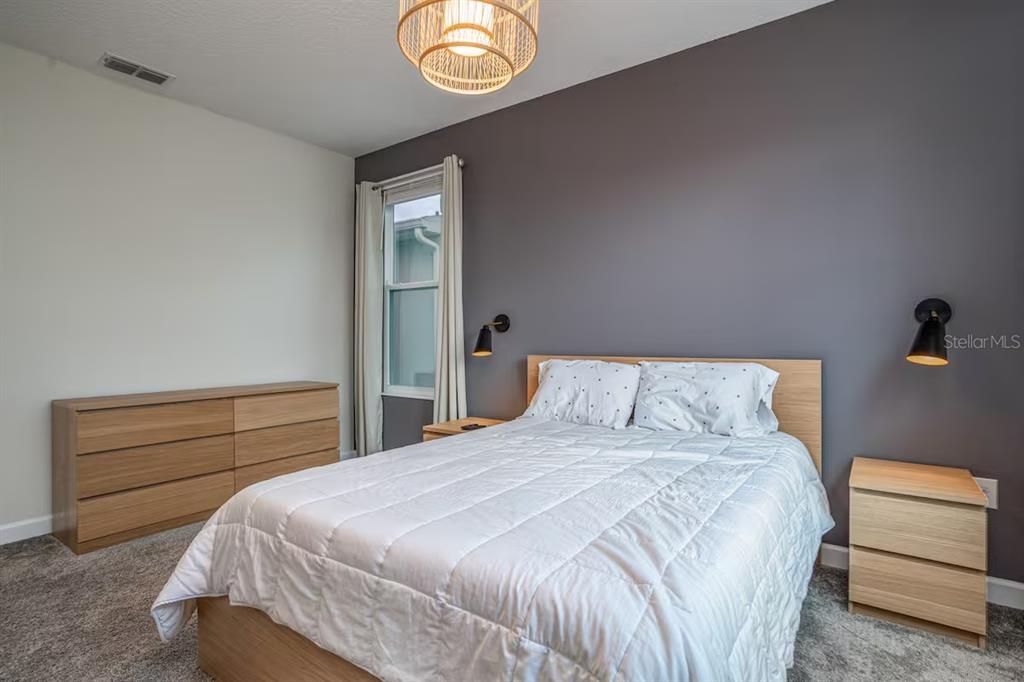 Activo con contrato: $625,000 (6 camas, 5 baños, 2996 Pies cuadrados)