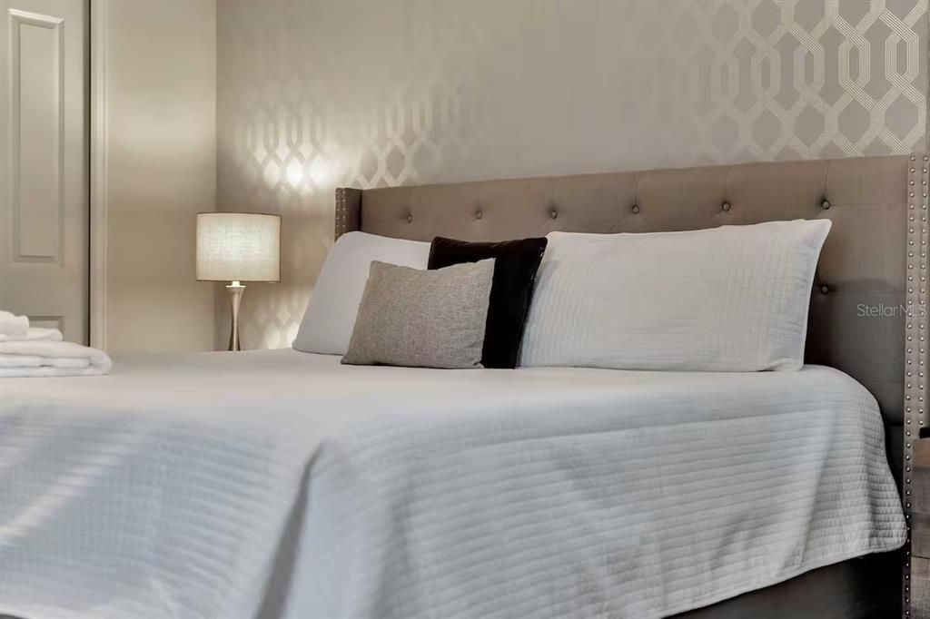 Activo con contrato: $625,000 (6 camas, 5 baños, 2996 Pies cuadrados)