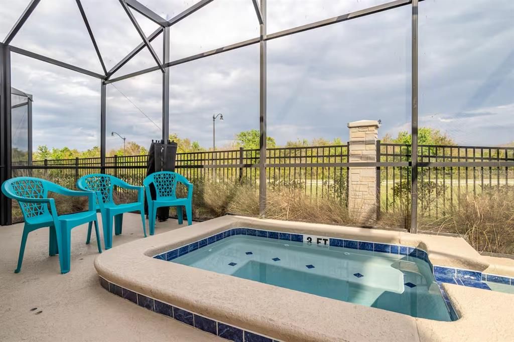 Activo con contrato: $625,000 (6 camas, 5 baños, 2996 Pies cuadrados)