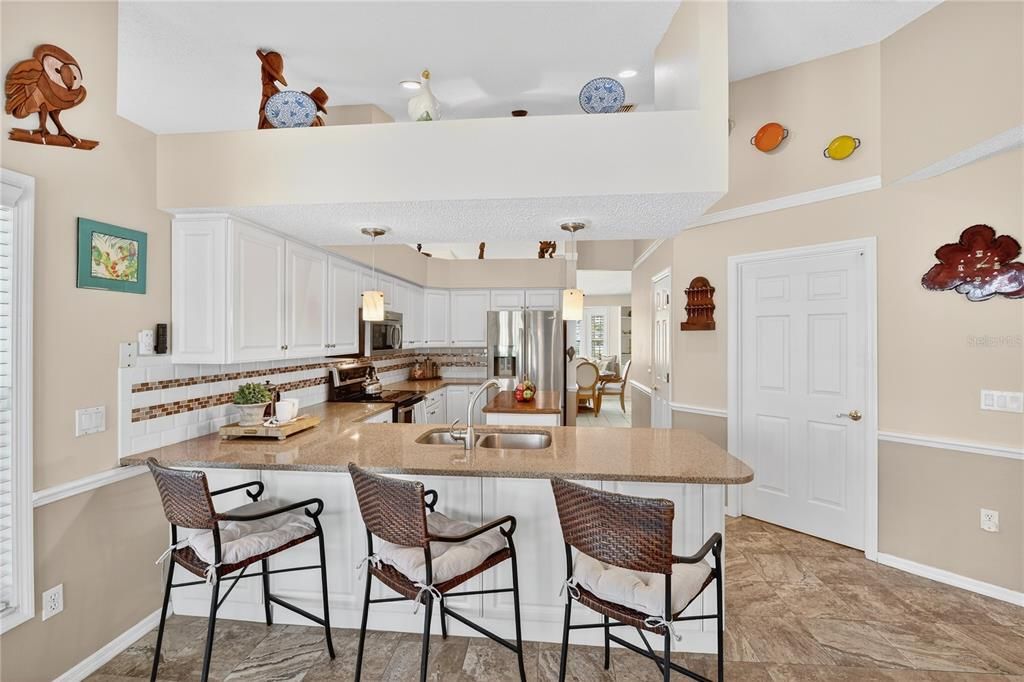 待售: $995,000 (3 贝兹, 2 浴室, 2206 平方英尺)