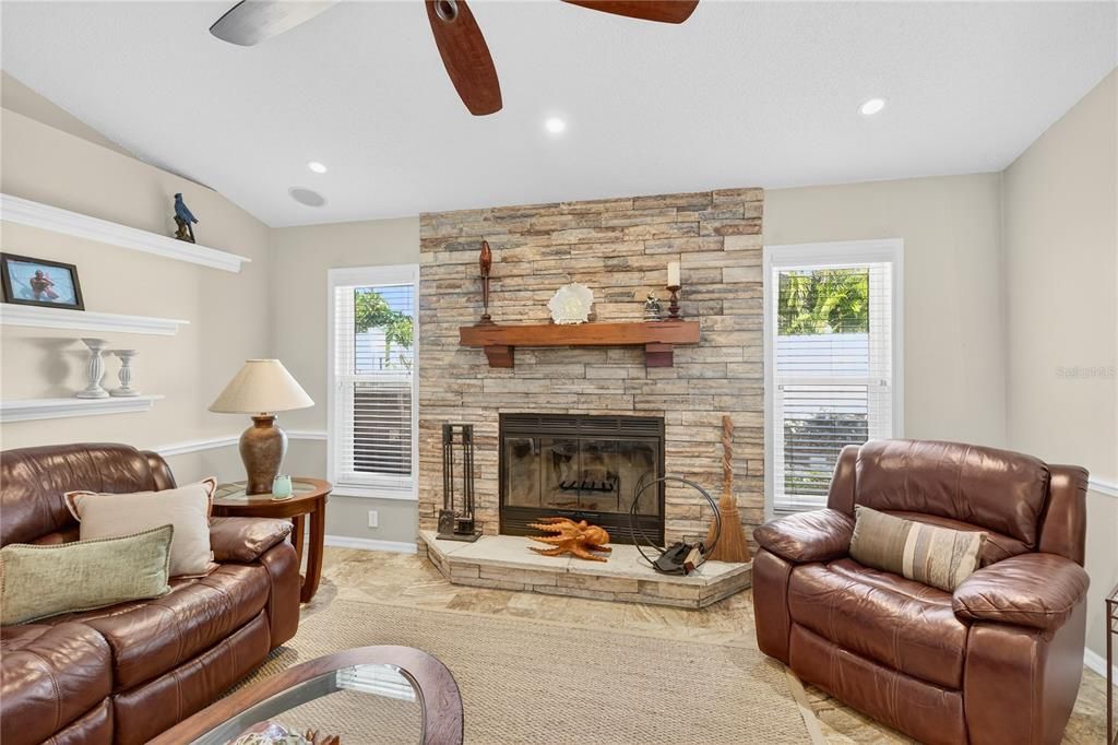 待售: $995,000 (3 贝兹, 2 浴室, 2206 平方英尺)