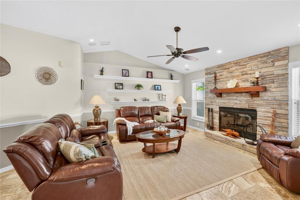 待售: $995,000 (3 贝兹, 2 浴室, 2206 平方英尺)