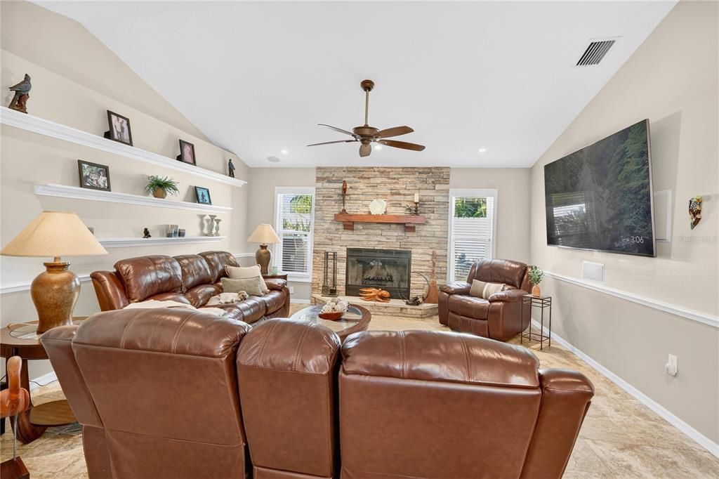 待售: $995,000 (3 贝兹, 2 浴室, 2206 平方英尺)