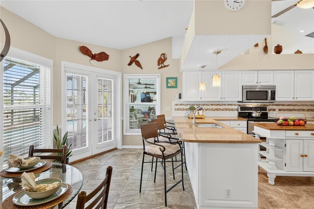 待售: $995,000 (3 贝兹, 2 浴室, 2206 平方英尺)