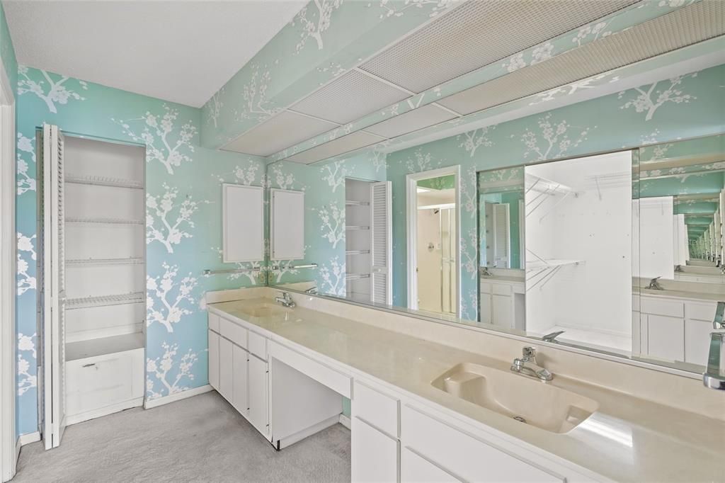 For Sale: $335,000 (3 beds, 2 baths, 2177 Square Feet)