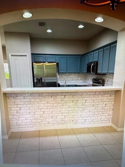 For Rent: $1,650 (3 beds, 2 baths, 1446 Square Feet)