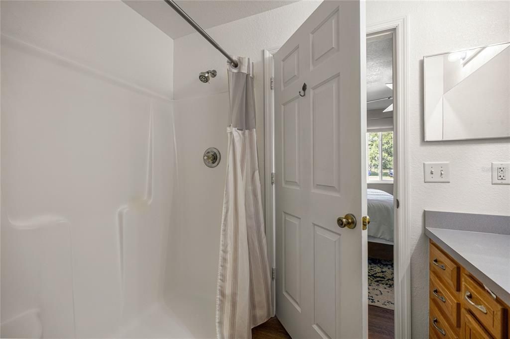 Active With Contract: $259,900 (3 beds, 2 baths, 1456 Square Feet)