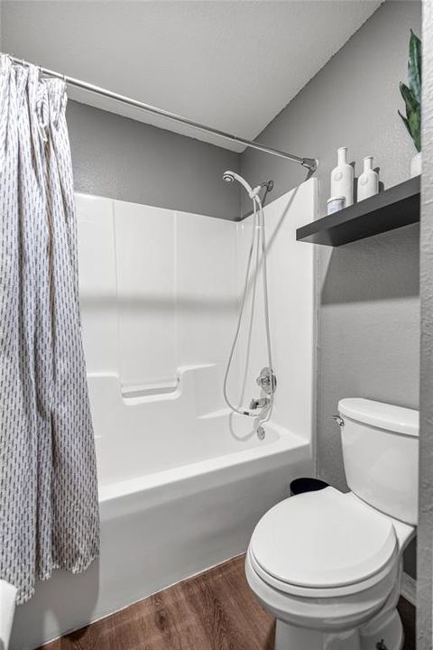 Active With Contract: $259,900 (3 beds, 2 baths, 1456 Square Feet)