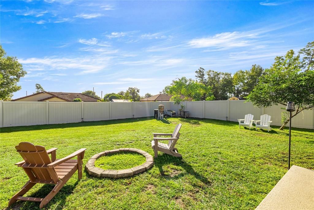 Active With Contract: $259,900 (3 beds, 2 baths, 1456 Square Feet)