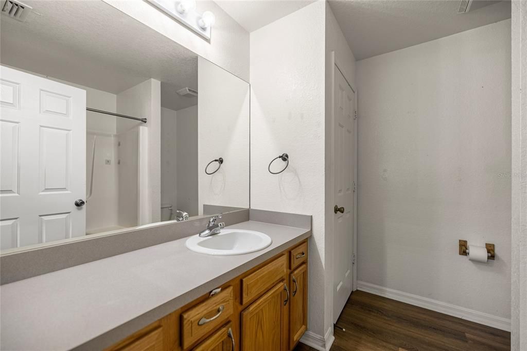 Active With Contract: $259,900 (3 beds, 2 baths, 1456 Square Feet)