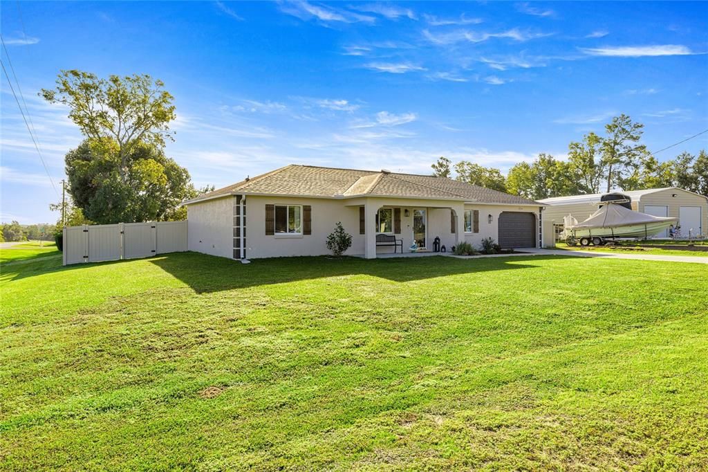 Active With Contract: $259,900 (3 beds, 2 baths, 1456 Square Feet)