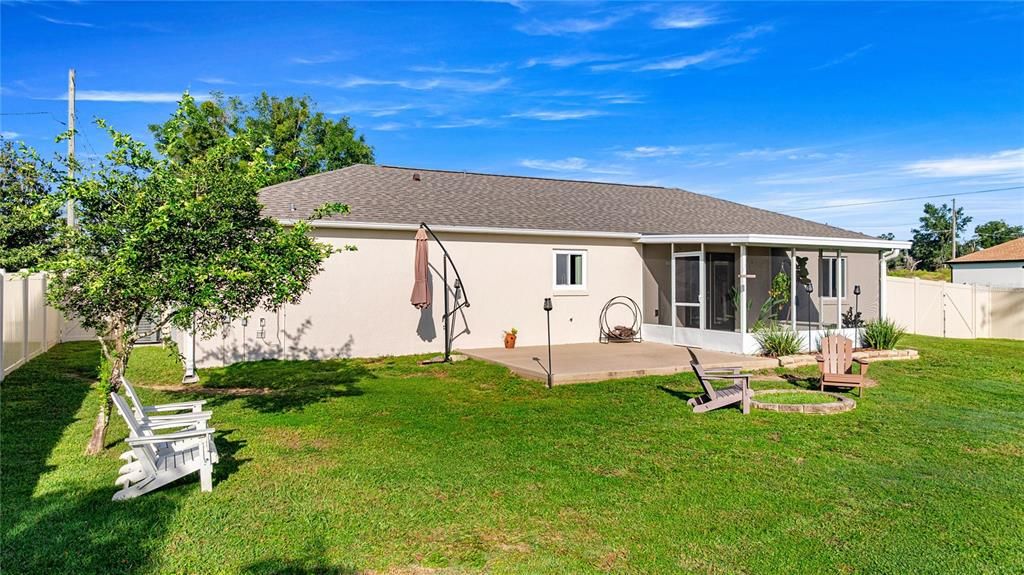 Active With Contract: $259,900 (3 beds, 2 baths, 1456 Square Feet)