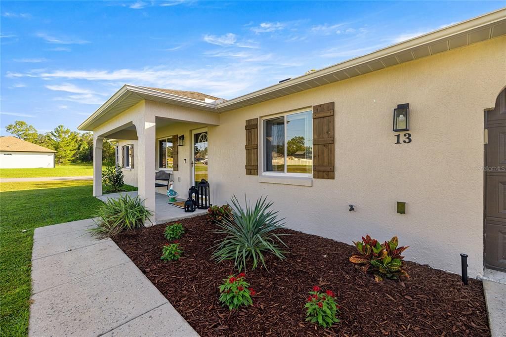 Active With Contract: $259,900 (3 beds, 2 baths, 1456 Square Feet)