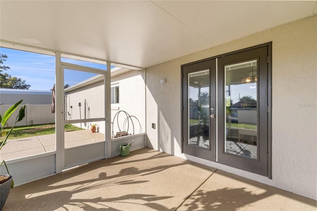 Active With Contract: $259,900 (3 beds, 2 baths, 1456 Square Feet)