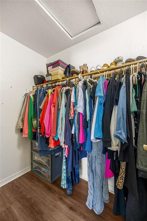 Active With Contract: $259,900 (3 beds, 2 baths, 1456 Square Feet)