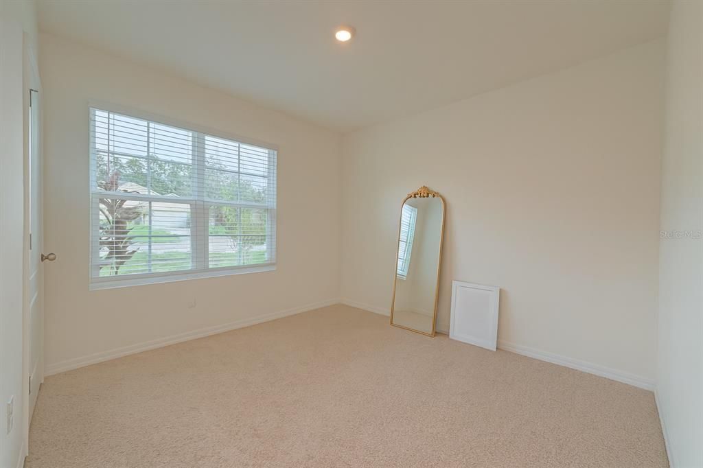 For Rent: $2,275 (4 beds, 2 baths, 1836 Square Feet)