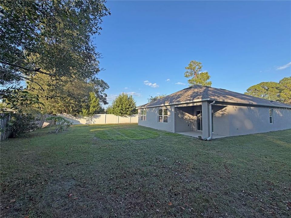 For Rent: $2,275 (4 beds, 2 baths, 1836 Square Feet)