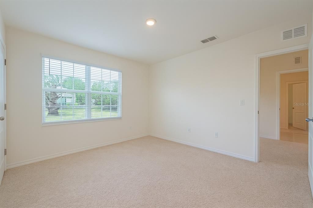 For Rent: $2,275 (4 beds, 2 baths, 1836 Square Feet)