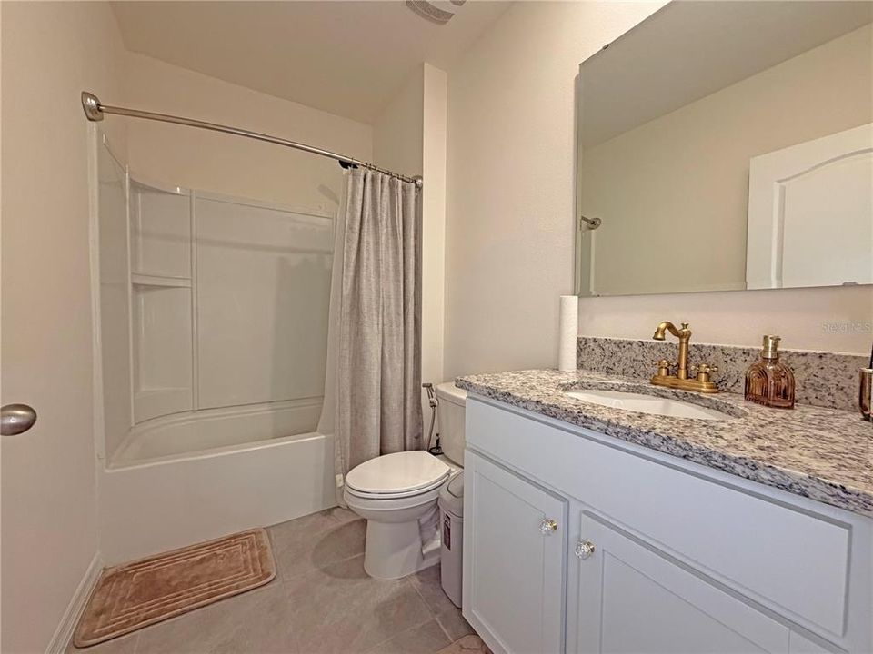 For Rent: $2,275 (4 beds, 2 baths, 1836 Square Feet)