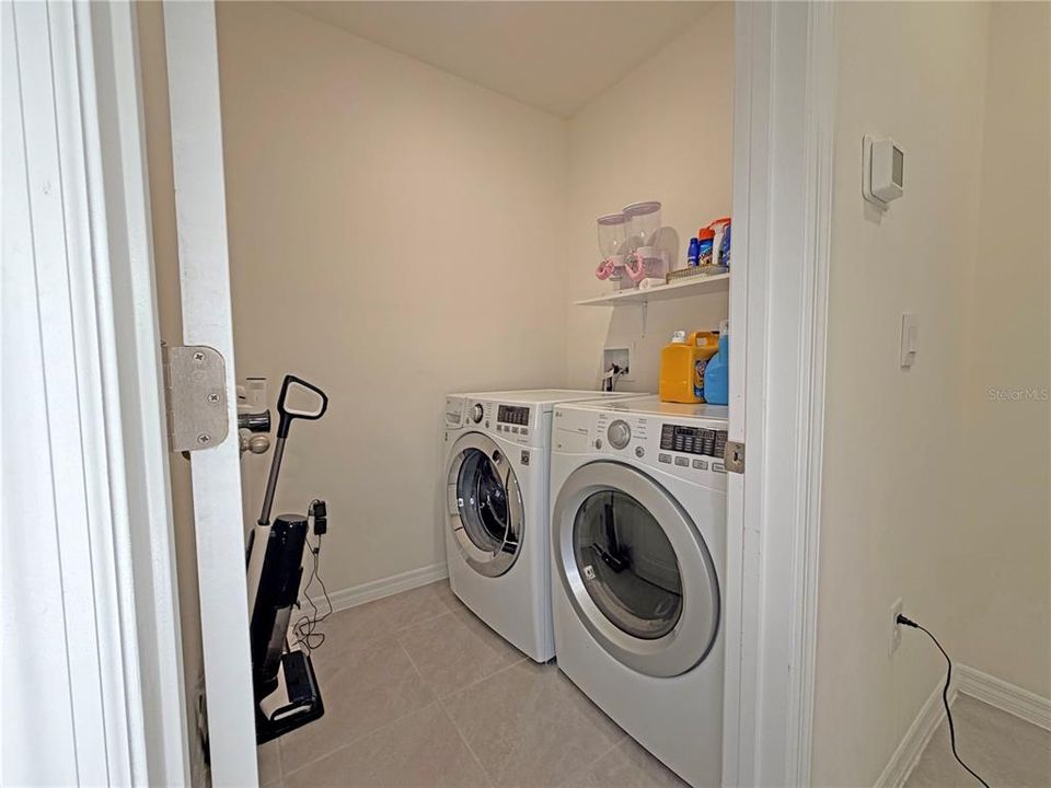 For Rent: $2,275 (4 beds, 2 baths, 1836 Square Feet)