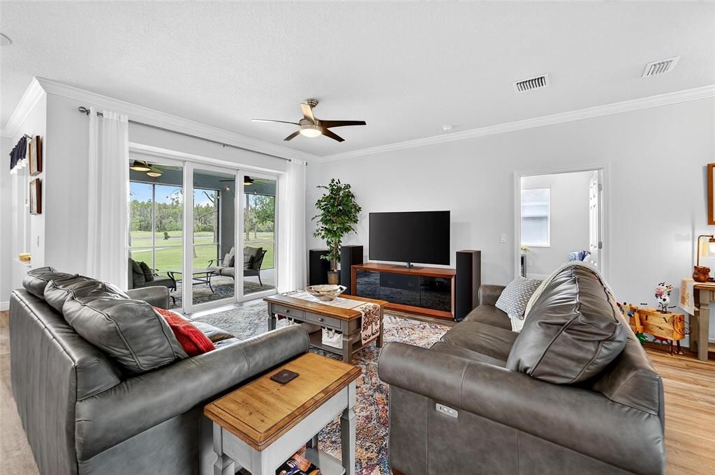 Activo con contrato: $475,000 (3 camas, 2 baños, 1961 Pies cuadrados)