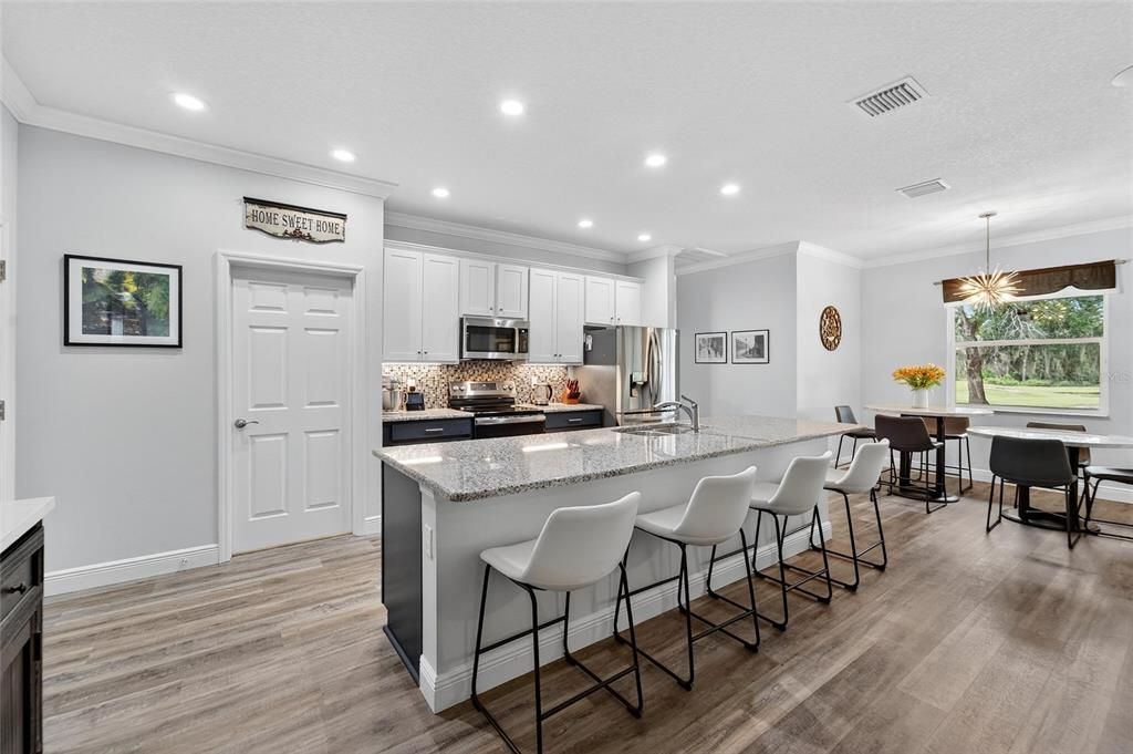 Activo con contrato: $475,000 (3 camas, 2 baños, 1961 Pies cuadrados)