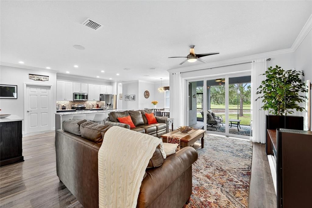 Activo con contrato: $475,000 (3 camas, 2 baños, 1961 Pies cuadrados)