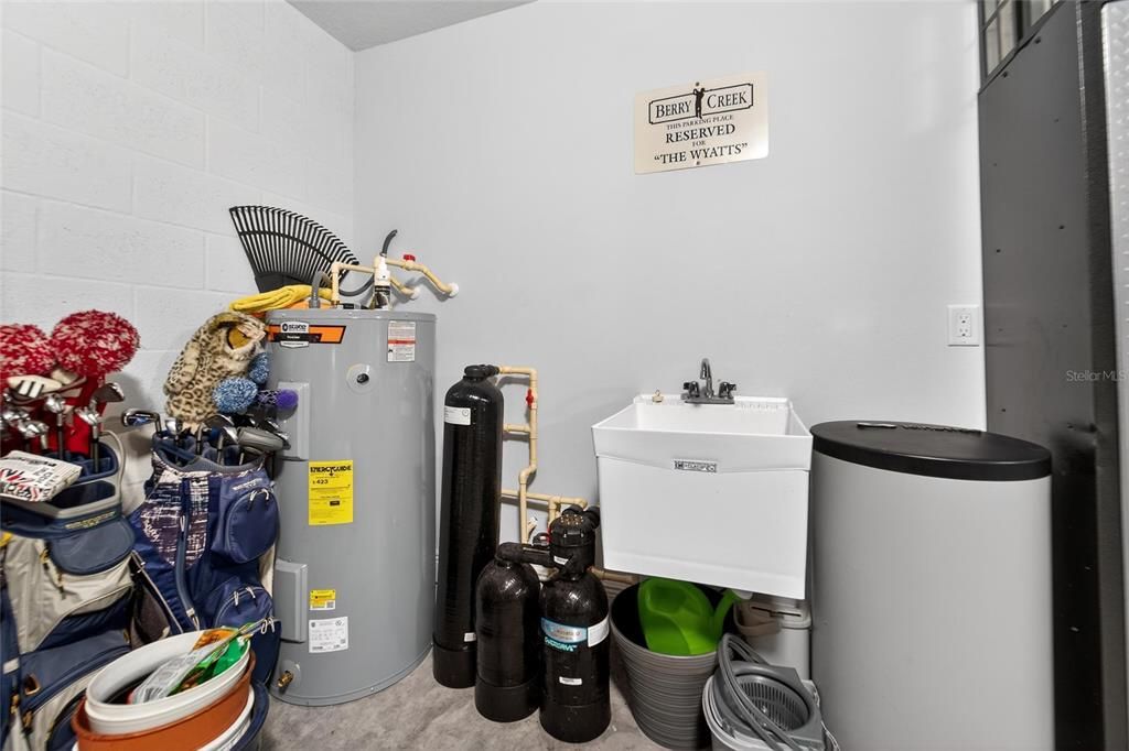 Activo con contrato: $475,000 (3 camas, 2 baños, 1961 Pies cuadrados)