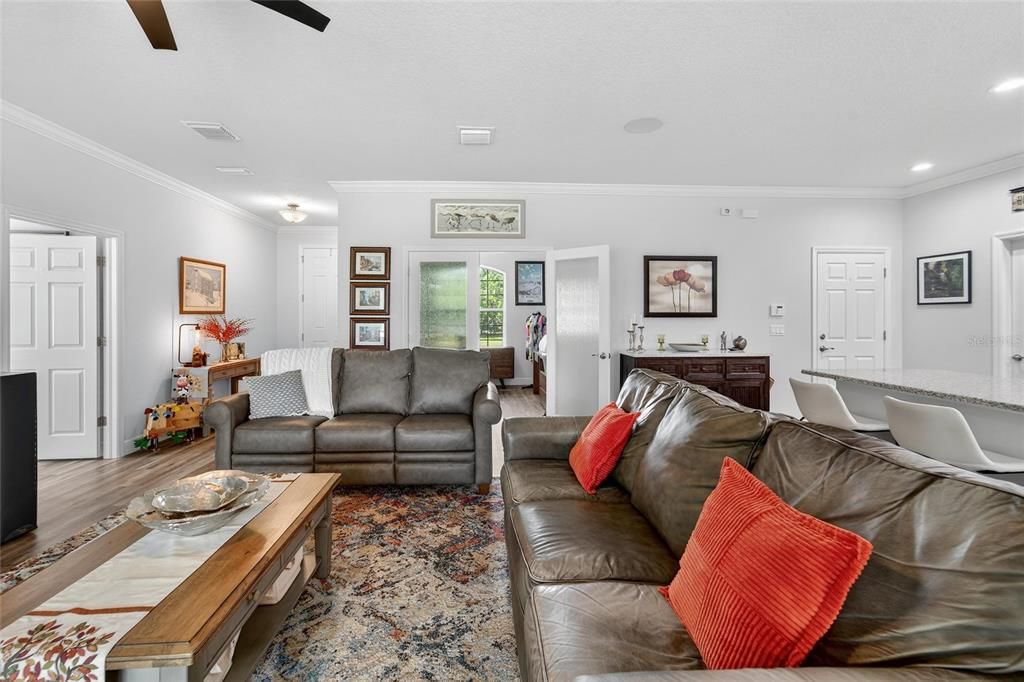 Activo con contrato: $475,000 (3 camas, 2 baños, 1961 Pies cuadrados)