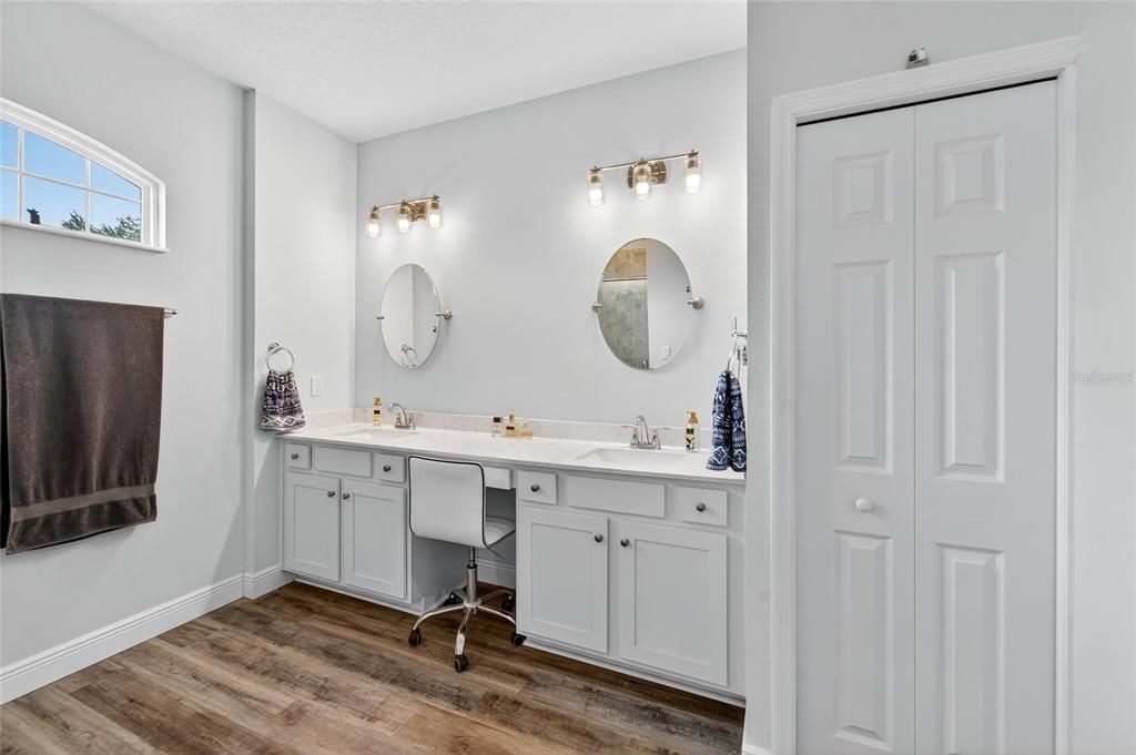 Activo con contrato: $475,000 (3 camas, 2 baños, 1961 Pies cuadrados)