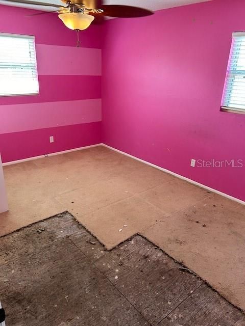 合同活跃: $460,000 (4 贝兹, 3 浴室, 1818 平方英尺)