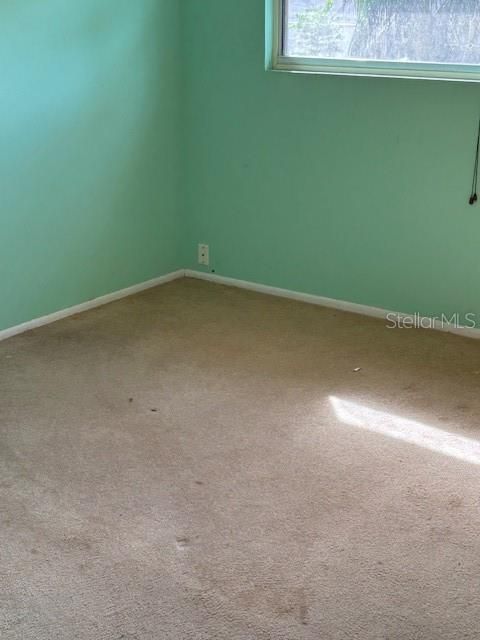 合同活跃: $460,000 (4 贝兹, 3 浴室, 1818 平方英尺)