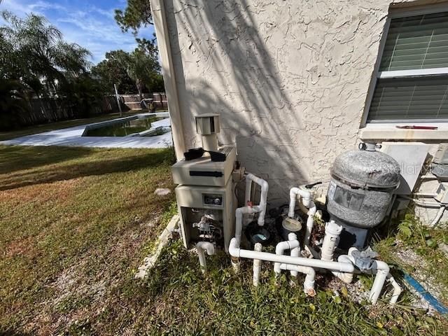 合同活跃: $460,000 (4 贝兹, 3 浴室, 1818 平方英尺)