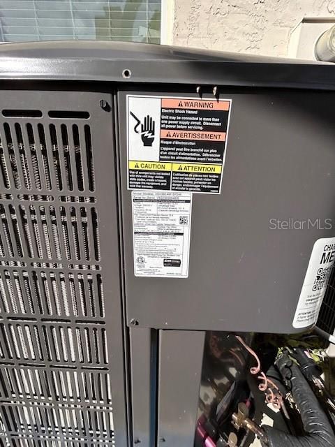 合同活跃: $460,000 (4 贝兹, 3 浴室, 1818 平方英尺)