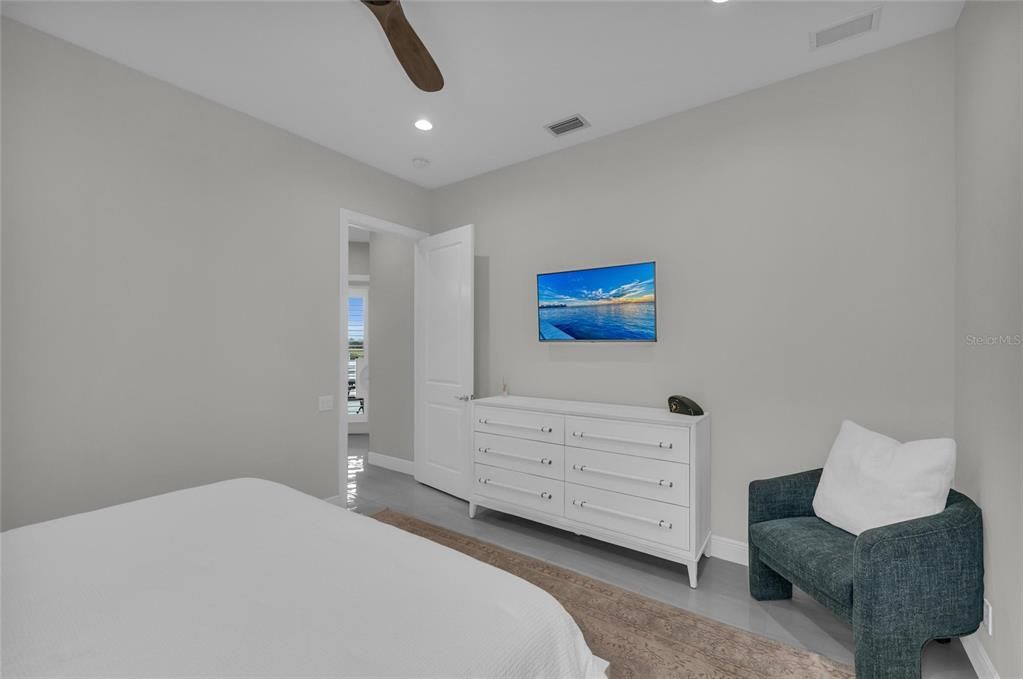 For Sale: $2,750,000 (3 beds, 3 baths, 3217 Square Feet)