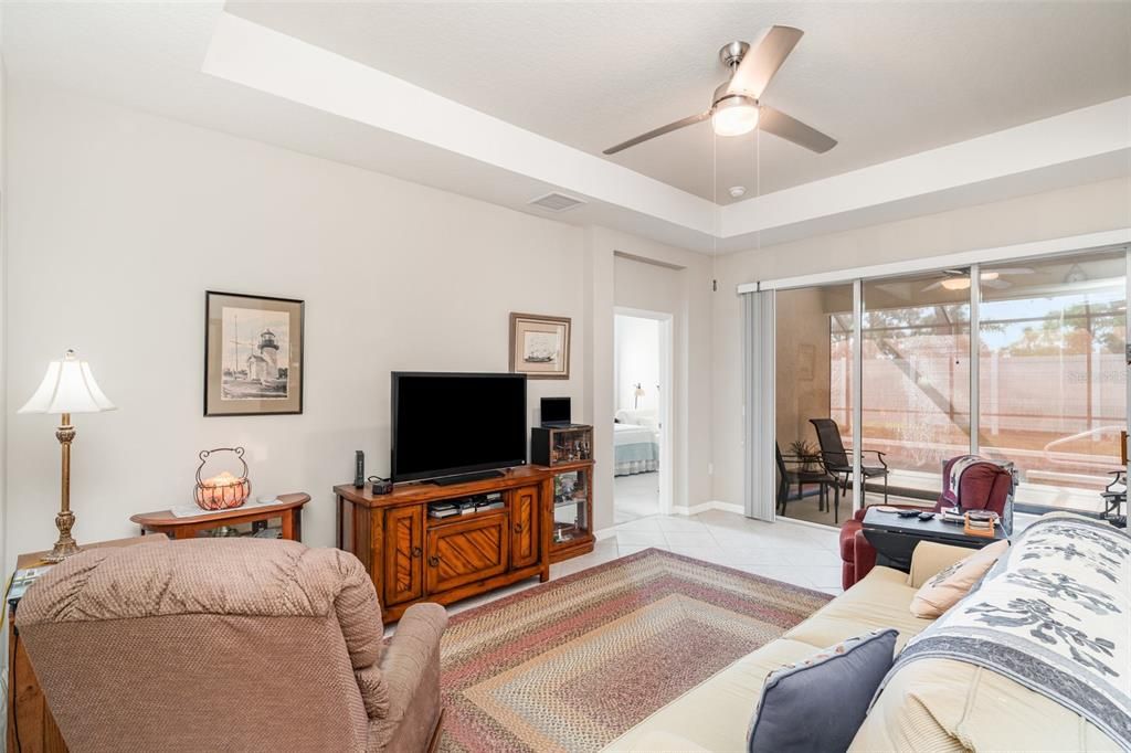 En Venta: $490,000 (3 camas, 2 baños, 1556 Pies cuadrados)