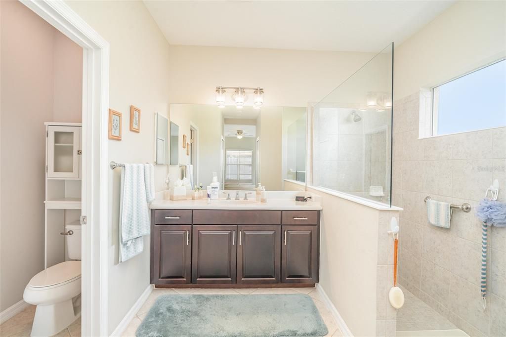 En Venta: $490,000 (3 camas, 2 baños, 1556 Pies cuadrados)