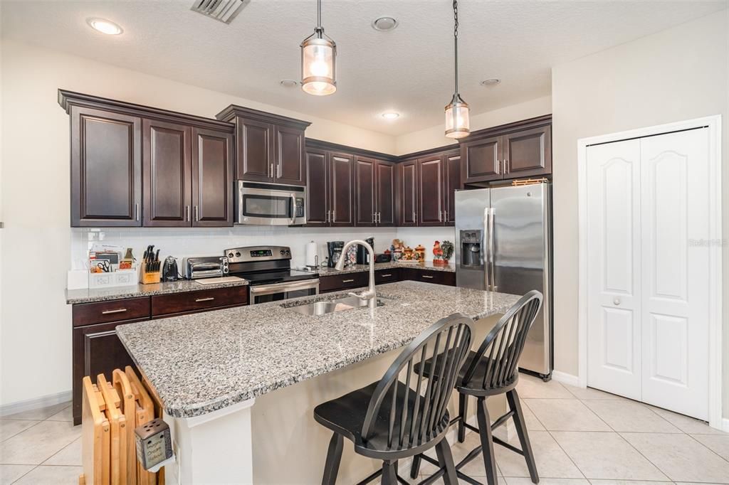 En Venta: $490,000 (3 camas, 2 baños, 1556 Pies cuadrados)