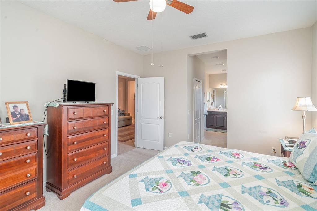 En Venta: $490,000 (3 camas, 2 baños, 1556 Pies cuadrados)