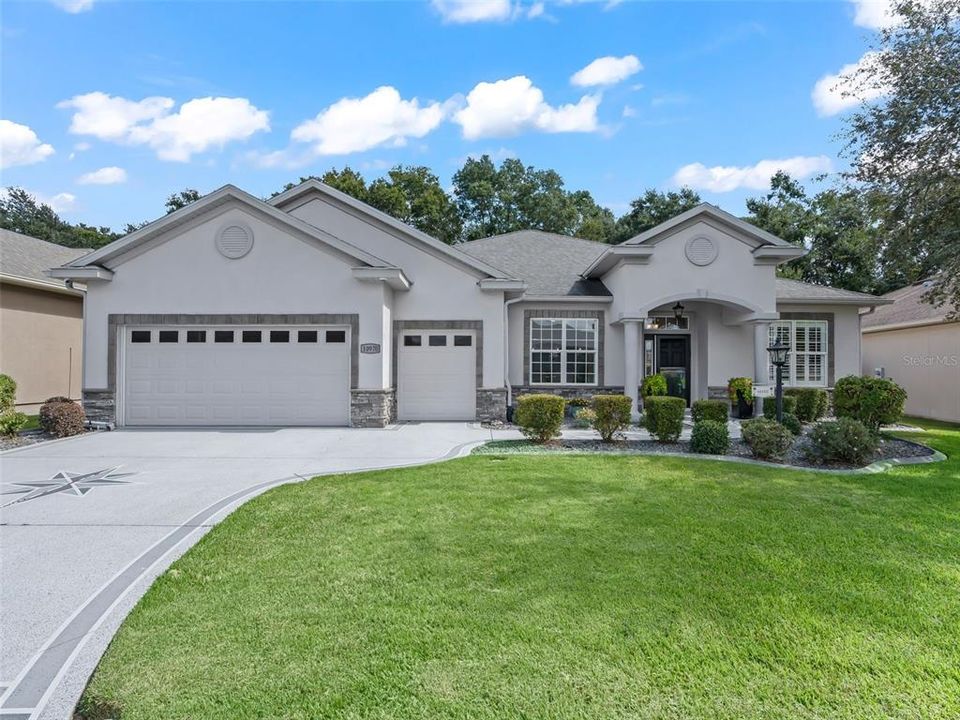 На продажу: $499,900 (3 спален, 2 ванн, 2354 Квадратных фут)