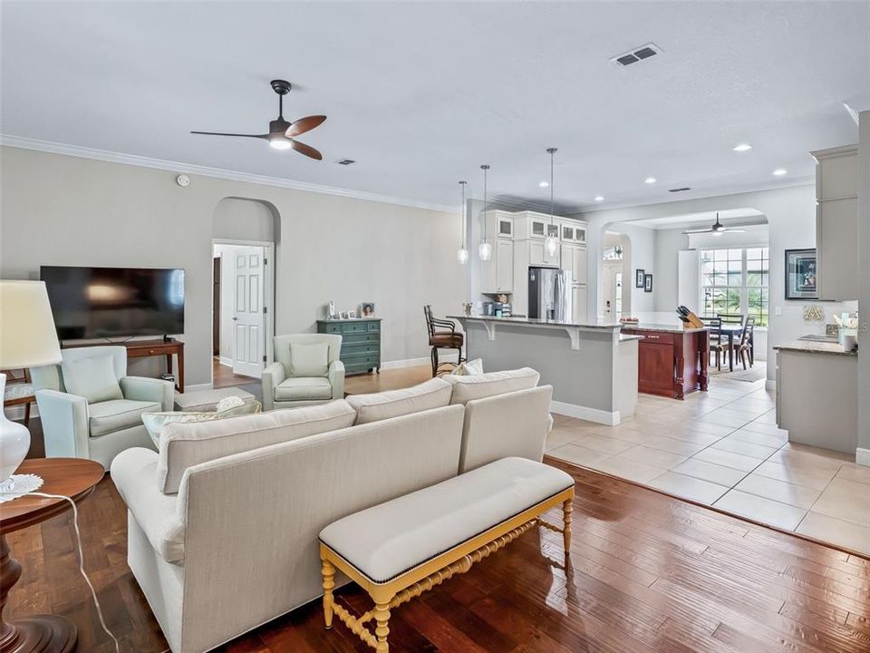 На продажу: $499,900 (3 спален, 2 ванн, 2354 Квадратных фут)