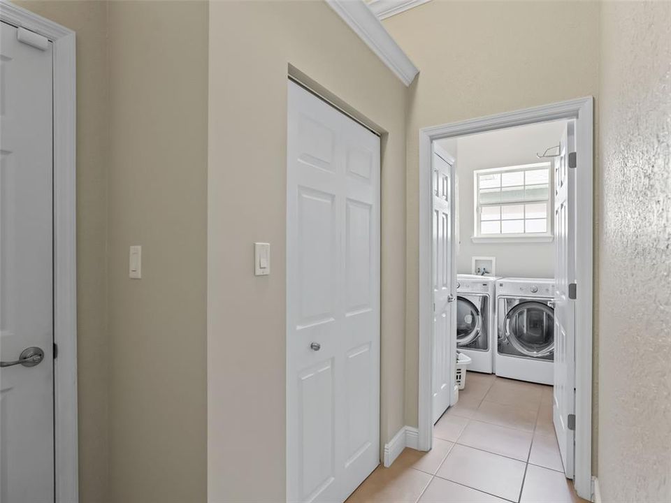 На продажу: $499,900 (3 спален, 2 ванн, 2354 Квадратных фут)